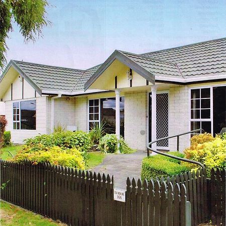 Tui House Taupo Exterior photo