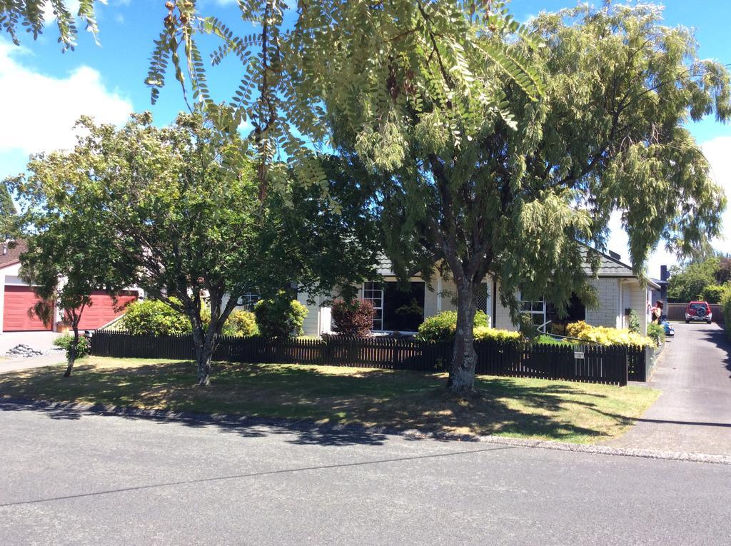Tui House Taupo Exterior photo